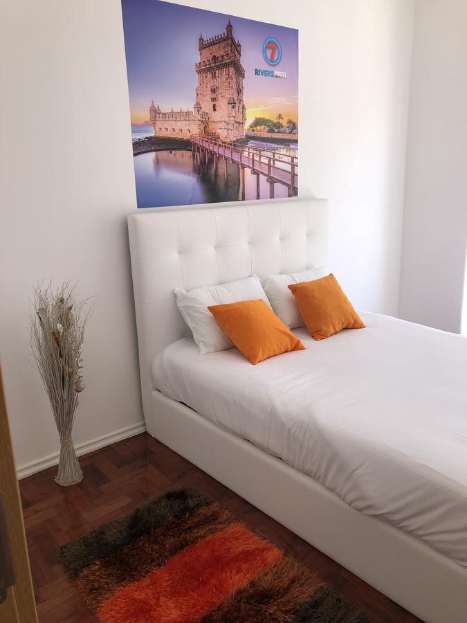 7 Rivers Hostel ลิสบอน ภายนอก รูปภาพ